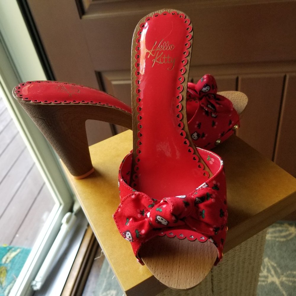Hello Kitty Lorette Heels